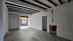 Upper Dickson Road (D8), Retail #569605191
